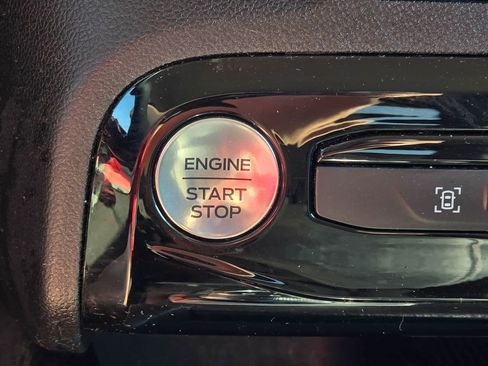Used 2023 Ford Escape Active w/ Tech Pack #1 AWD/4WD image 19