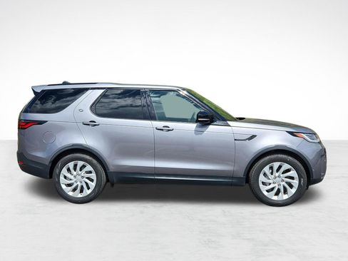 Certified 2025 Land Rover Discovery S image 7