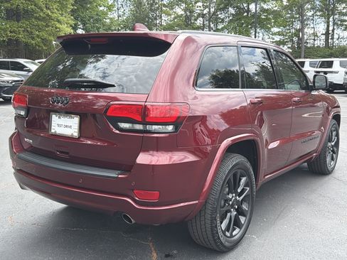 Used 2022 Jeep Grand Cherokee Laredo X RWD image 16