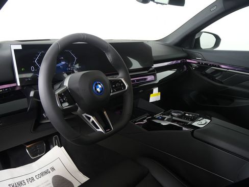 Used 2026 BMW i5 eDrive40 w/ M Sport Package AWD/4WD image 12