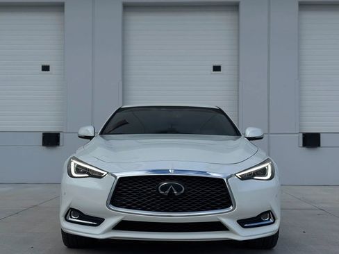Used 2019 INFINITI Q60 3.0t Luxe w/ Essential Package AWD/4WD image 3