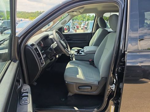 Used 2019 RAM 1500 Express w/ Express Value Package AWD/4WD image 9