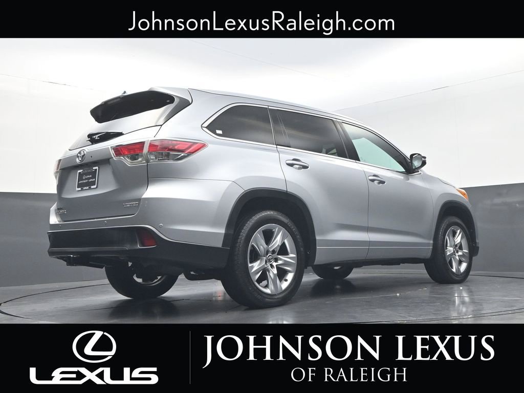 Used 2016 Toyota Highlander Limited Platinum FWD image 19