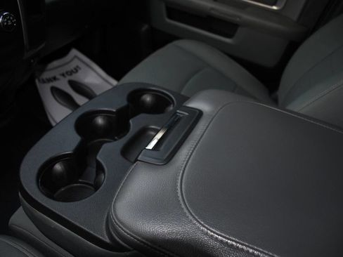 Used 2016 RAM 1500 Classic SLT image 35