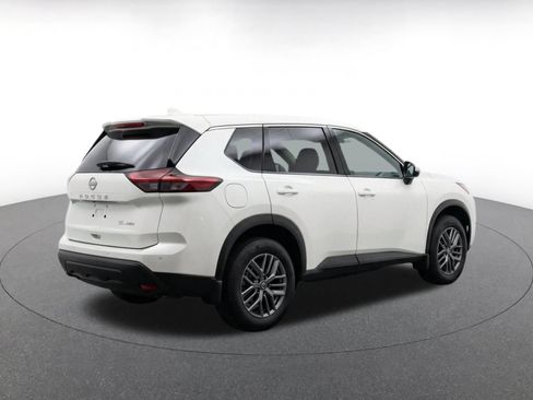Used 2026 Nissan Rogue SV FWD image 9
