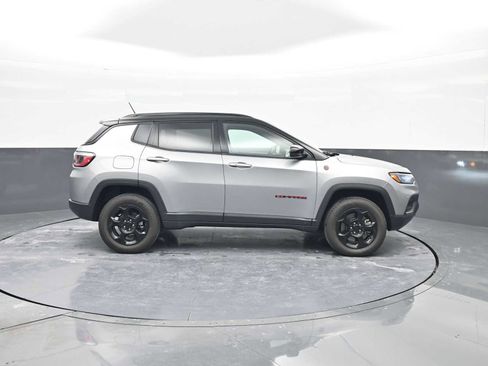 Used 2023 Jeep Compass Trailhawk image 9