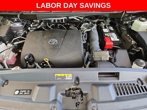 Used 2022 Toyota Highlander XLE FWD image 35