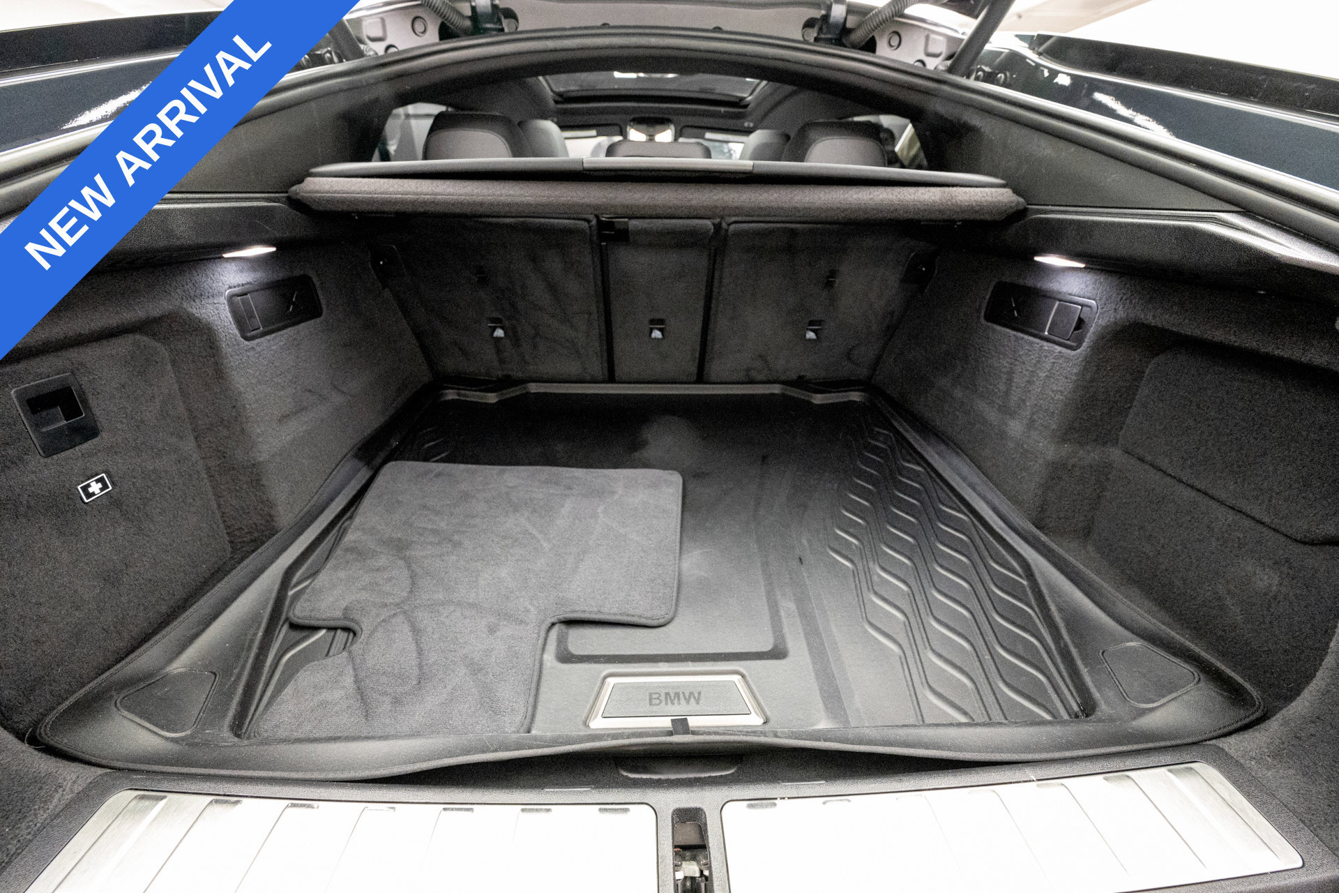 Used 2022 BMW X6 xDrive40i w/ M Sport Package AWD/4WD image 34