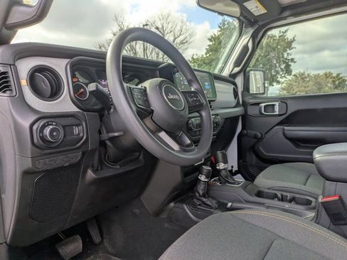 Used 2024 Jeep Wrangler Sport image 9