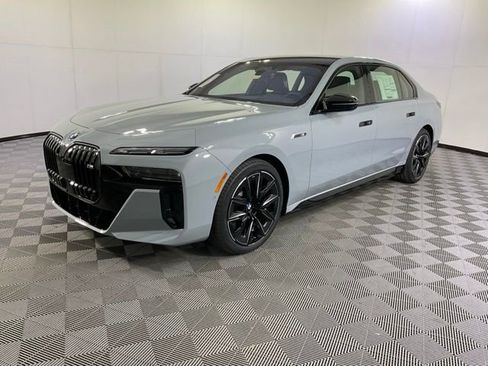 New 2026 BMW i7 M70 w/ Executive Package AWD/4WD image 1