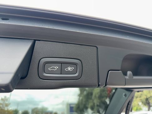 Certified 2022 Volvo XC60 B6 Inscription image 26