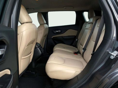 Used 2015 Jeep Cherokee Limited image 15