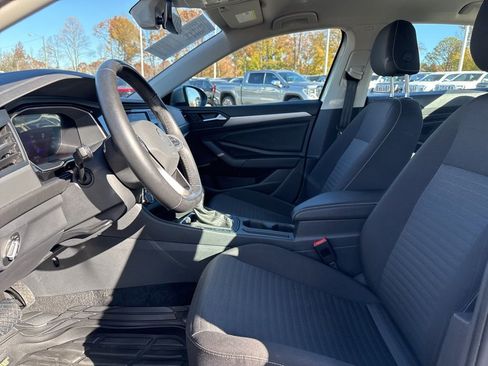 Used 2024 Volkswagen Jetta S image 9