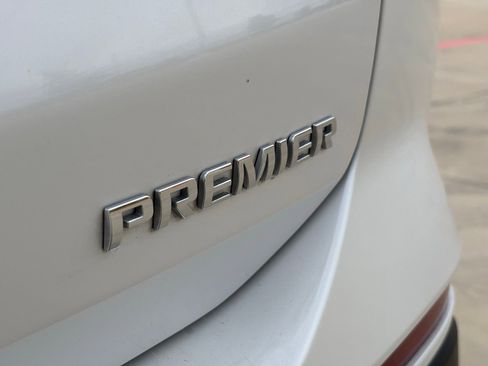 Certified 2024 Chevrolet Equinox Premier FWD image 11