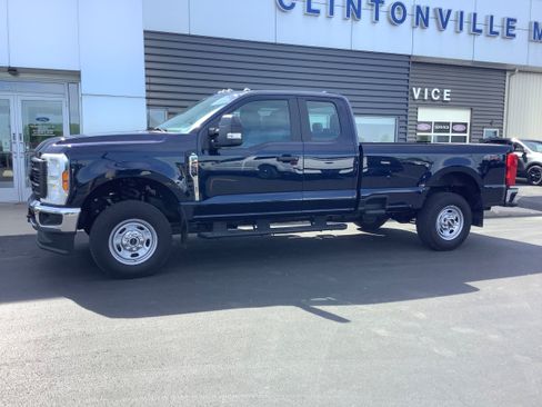 Used 2024 Ford F250 XL w/ Snow Plow/Camper Package AWD/4WD image 2