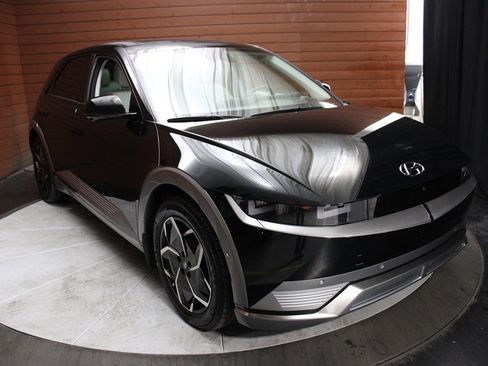 Used 2024 Hyundai Ioniq 5 Limited image 28