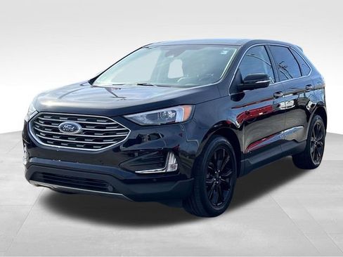 Used 2022 Ford Edge Titanium image 3