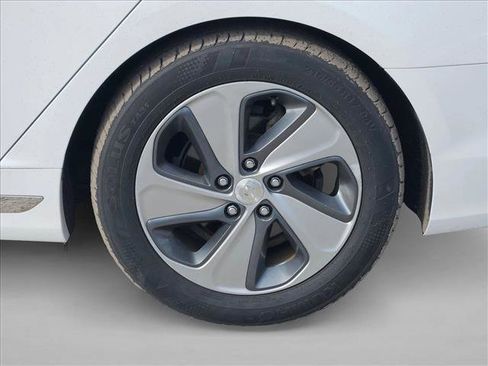 Used 2016 Hyundai Sonata Limited w/ Option Group 02 image 5