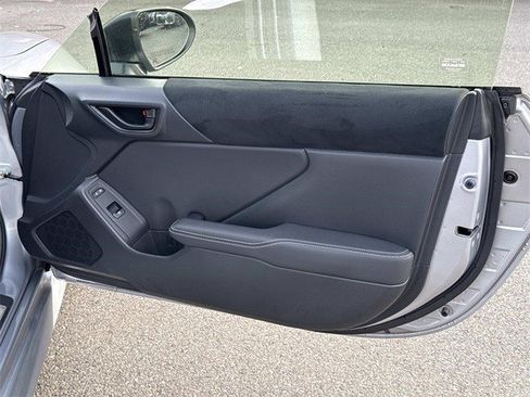 Used 2024 Toyota GR86 Premium image 8