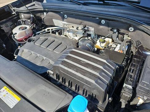 Used 2025 Volkswagen Atlas SE FWD image 23