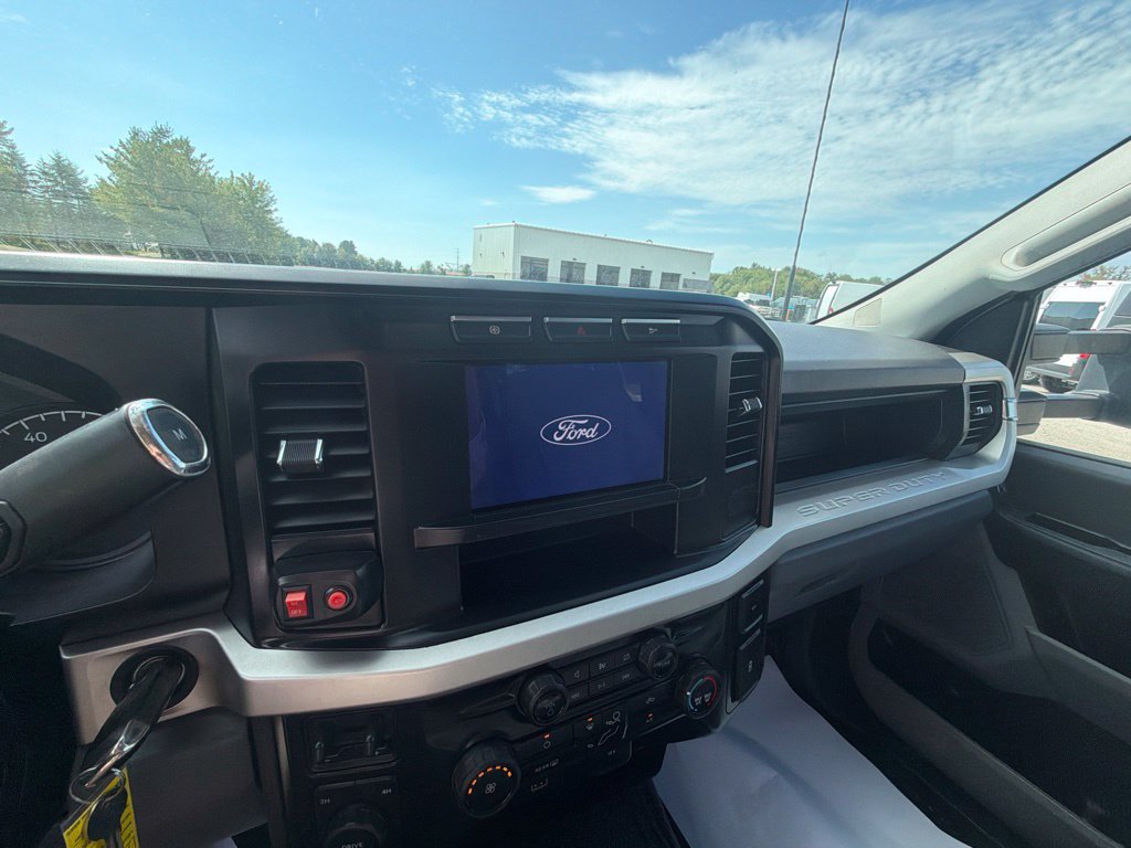 Used 2024 Ford F550 4x4 Crew Cab Super Duty image 36