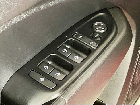 Used 2022 Hyundai Venue SEL w/ Cargo Package image 23