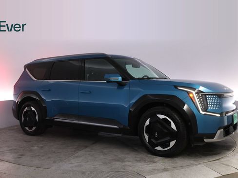 Used 2024 Kia EV9 Land AWD/4WD image 14