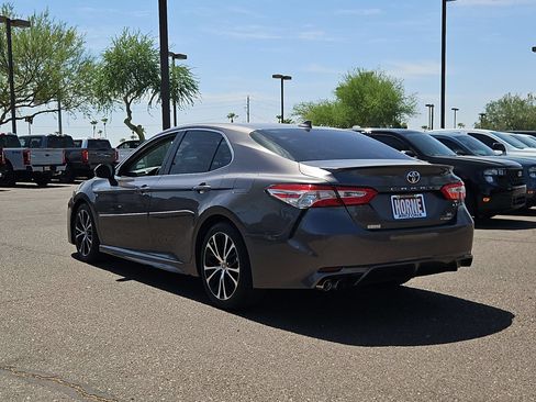 Used 2020 Toyota Camry SE FWD image 8