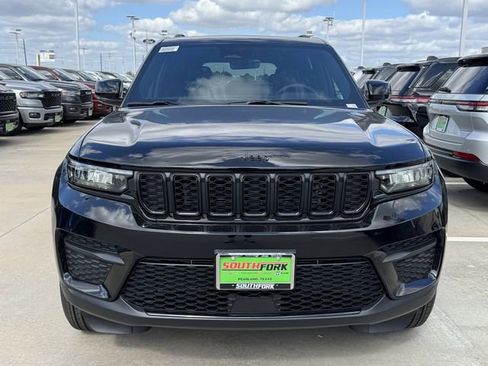 New 2025 Jeep Grand Cherokee Altitude w/ MOPAR Finishing Package image 7