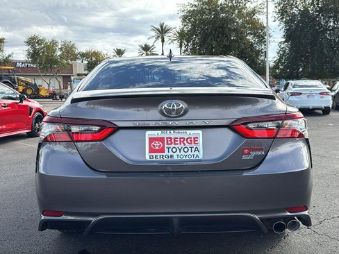 Used 2023 Toyota Camry SE image 5