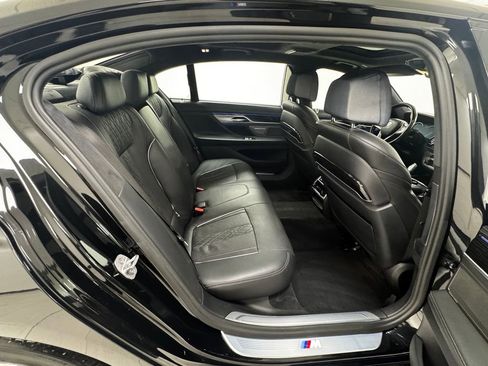 Used 2018 BMW 750i xDrive image 15