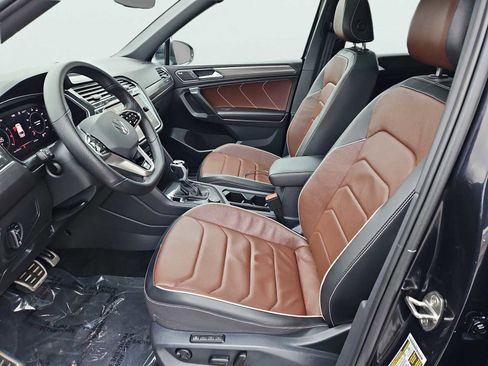 Used 2023 Volkswagen Tiguan SEL R-Line image 36