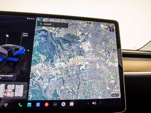 Used 2020 Tesla Model Y Long Range image 21