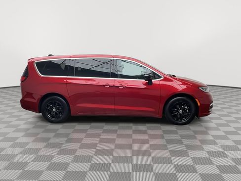 Used 2025 Chrysler Pacifica Select FWD image 39