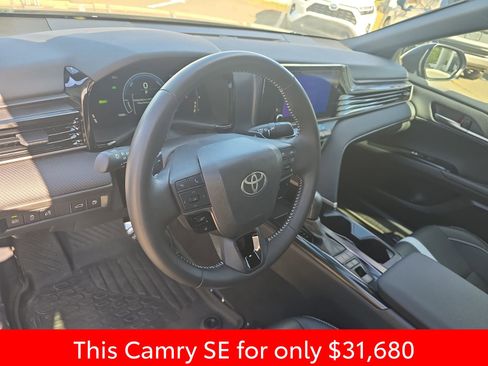 Used 2025 Toyota Camry SE w/ Convenience Package FWD image 21