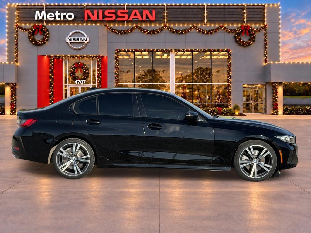 Used 2023 BMW 330i Sedan w/ Convenience Package RWD image 4