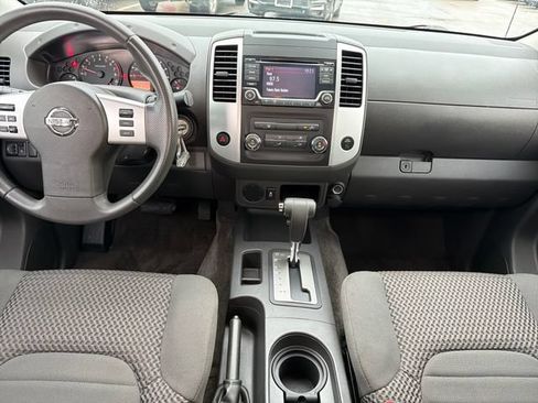 Used 2016 Nissan Frontier SV RWD image 9