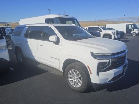 Used 2026 Chevrolet Suburban LS AWD/4WD image 19