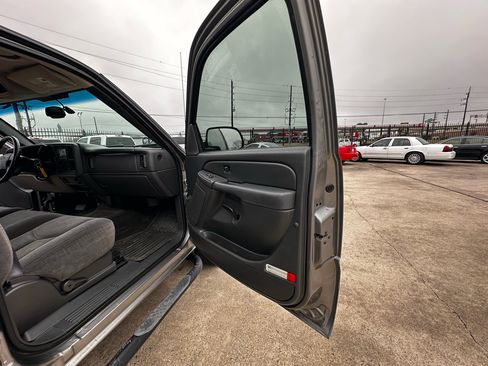 Used 2006 Chevrolet Silverado 1500 LT w/ Light Duty Power Package image 21