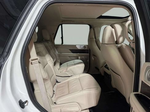 Certified 2021 Lincoln Navigator Reserve AWD/4WD image 28