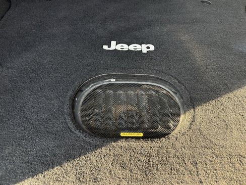 Used 2016 Jeep Wrangler Unlimited Sport w/ Power Convenience Group image 10