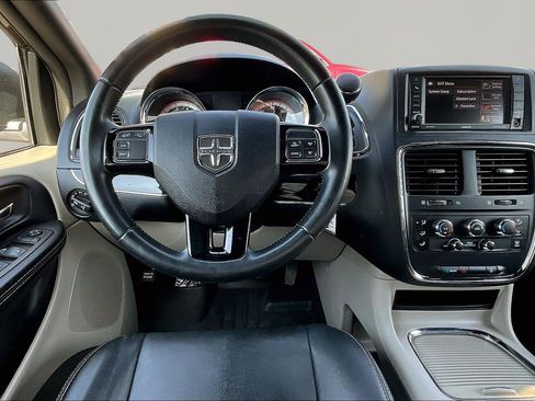 Used 2019 Dodge Grand Caravan SXT FWD image 8