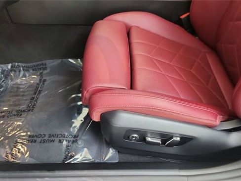 Used 2025 BMW 540i xDrive image 35