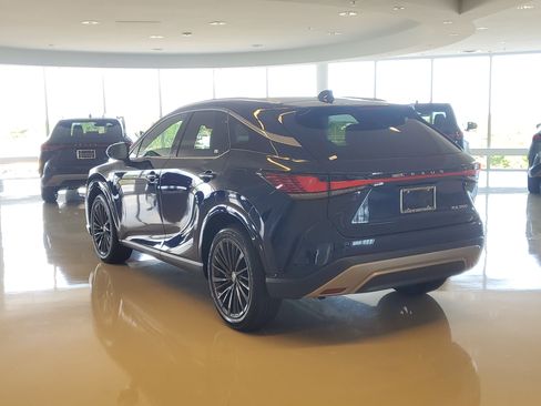 Used 2025 Lexus RX 350 Premium w/ Convenience Package FWD image 8