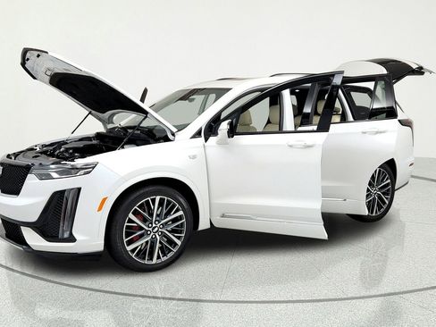 Certified 2024 Cadillac XT6 Sport AWD/4WD image 9