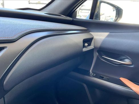 Used 2020 Lexus UX 200 w/ Premium Package image 34