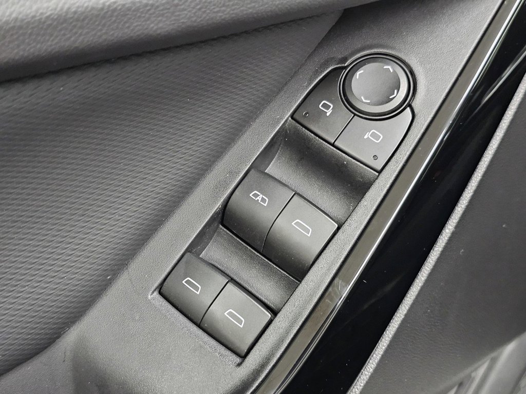 Used 2025 Chevrolet Equinox LT w/ Convenience Package II FWD image 31