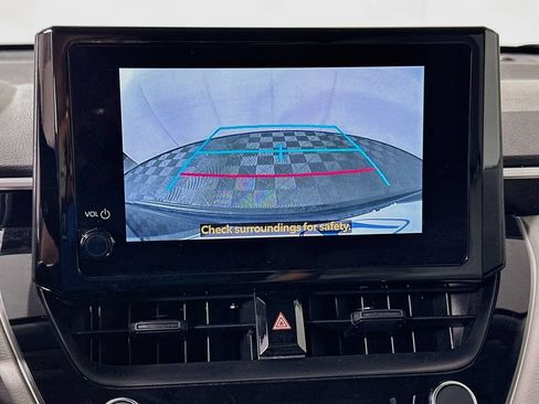 Used 2025 Toyota Corolla Cross LE FWD image 13