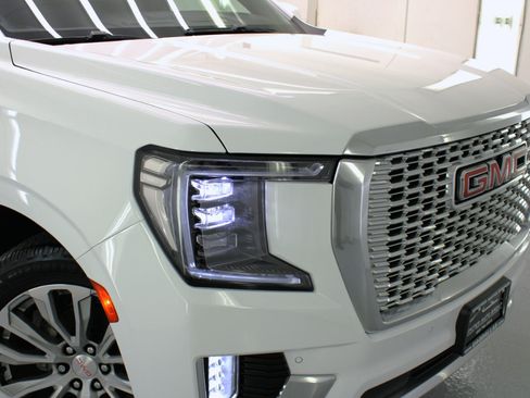 Used 2021 GMC Yukon XL Denali w/ Denali Ultimate Package image 18
