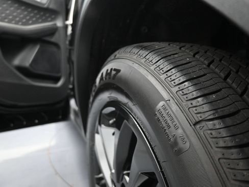 Used 2020 Ford Escape SE FWD image 34